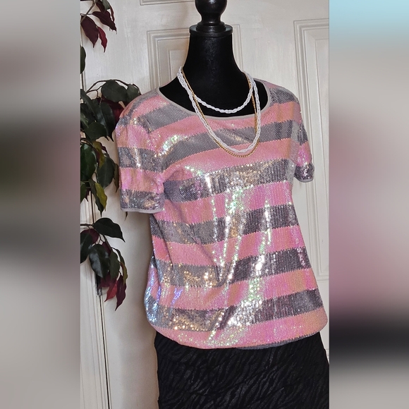 Forever 21 Sequin Embellished Top, Short Sleeves Size Medium - Picture 3 of 10